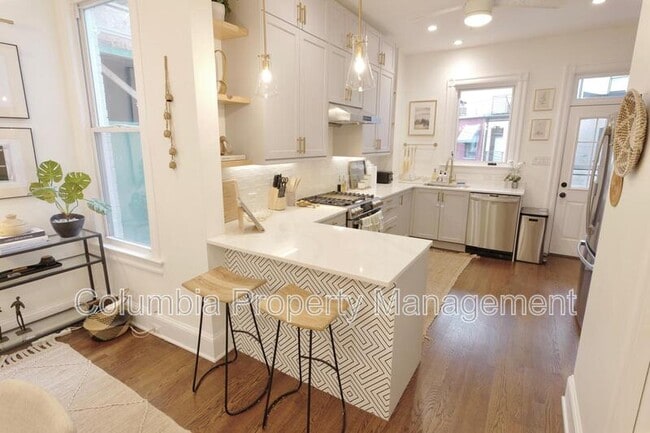 Building Photo - 11 Q St NE