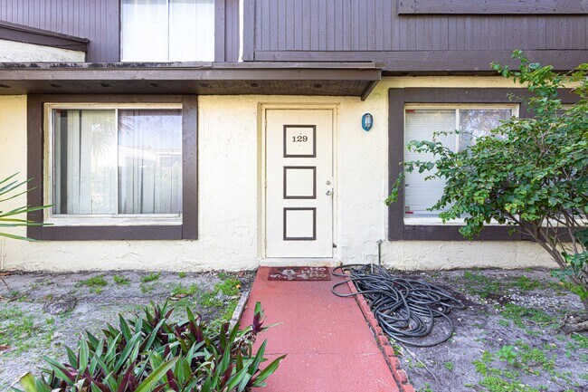Primary Photo - 5372 Bosque Ln