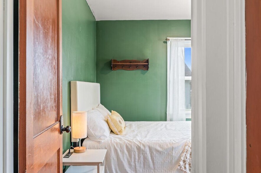 Building Photo - 2637 17th St