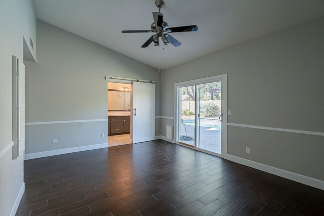 Building Photo - Scottsdale - Four bedroom with POOL