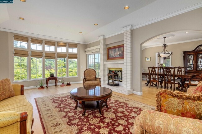 Building Photo - 3434 Woodview Dr