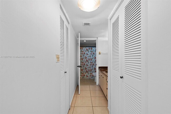 Building Photo - 4101 Indian Creek Dr