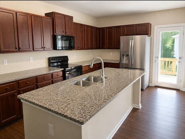 Building Photo - 537 Ruths Dr