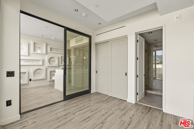 Building Photo - 1021 N Ogden Dr