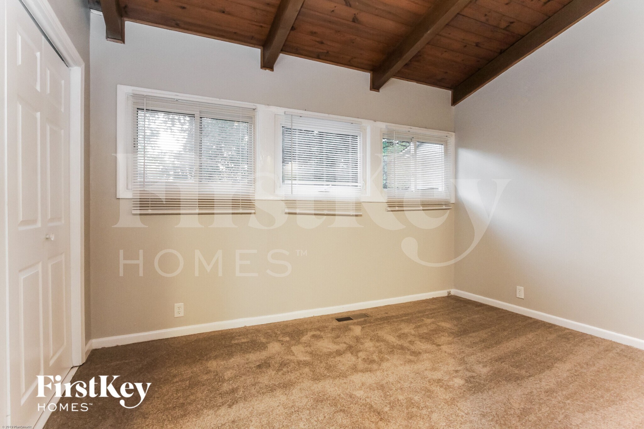 Building Photo - 4913 Victoria Rd