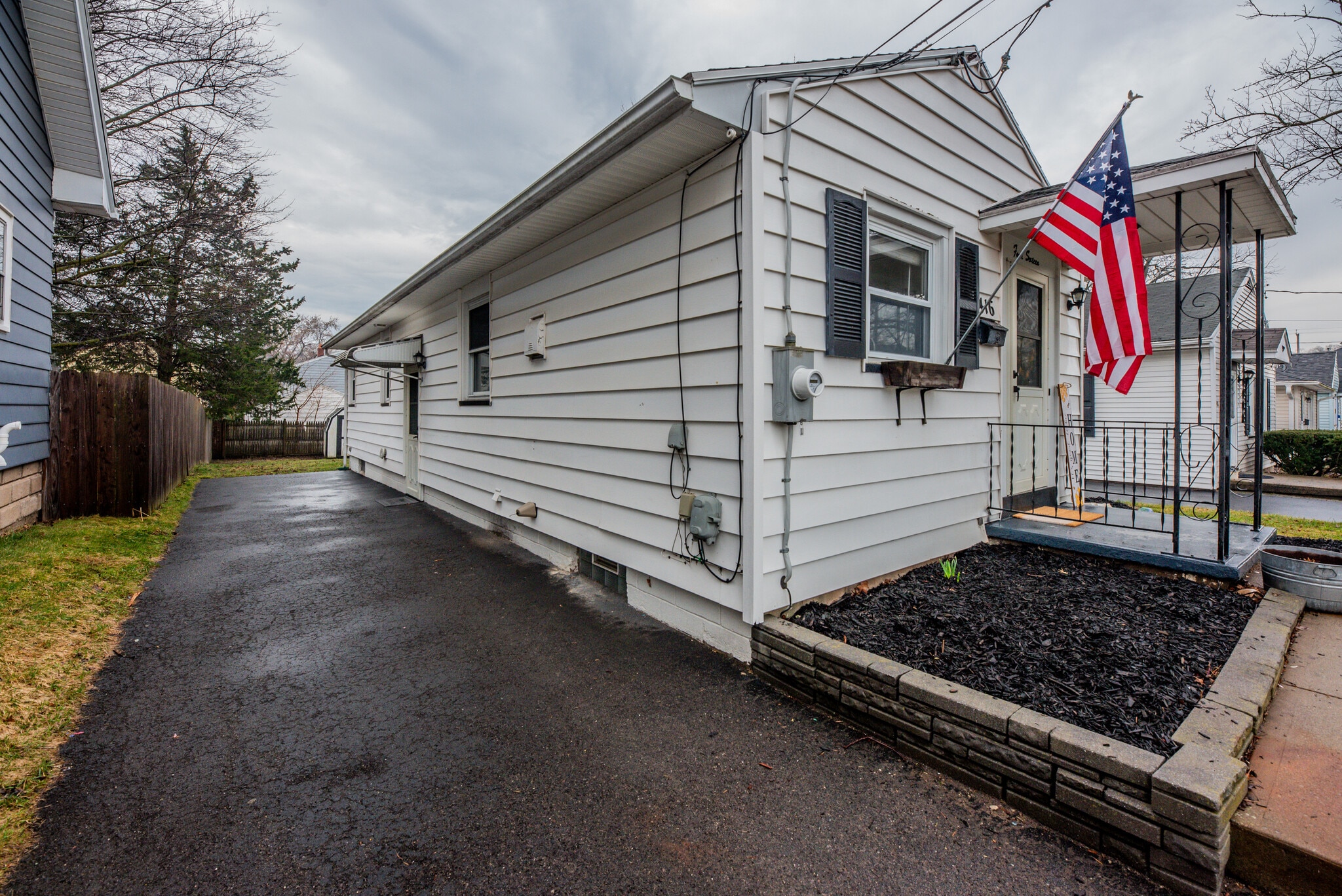 Building Photo - 416 W Spruce St