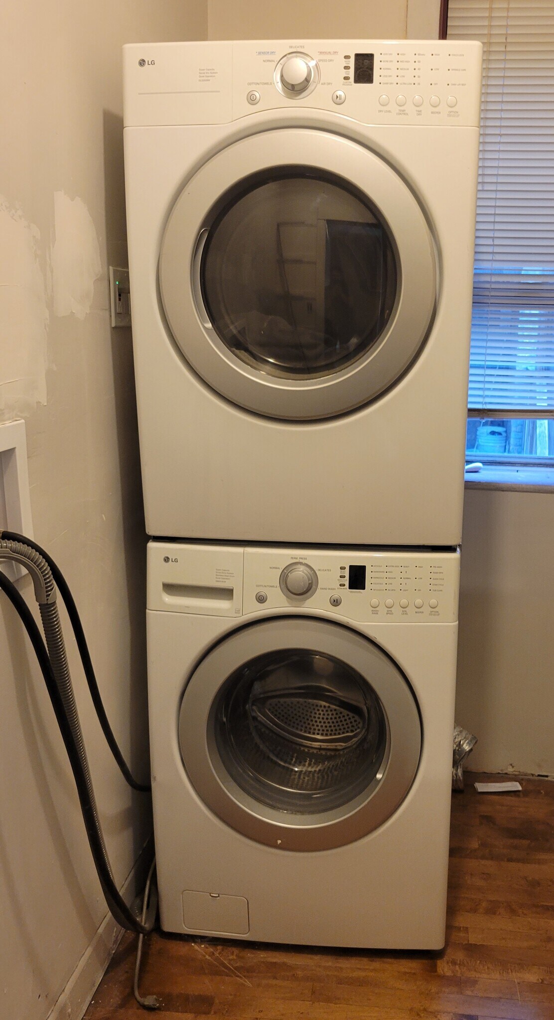 Washer/Dryer - 3752 W Dickens Ave