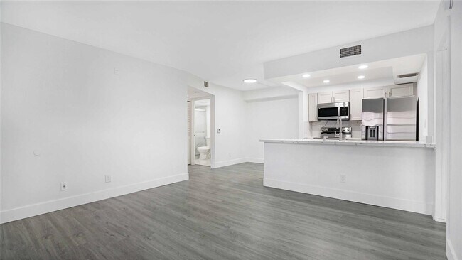 Building Photo - 9466 Boca Cove Cir