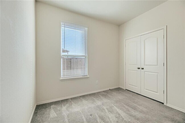 Building Photo - 288 Eves Necklace Dr.