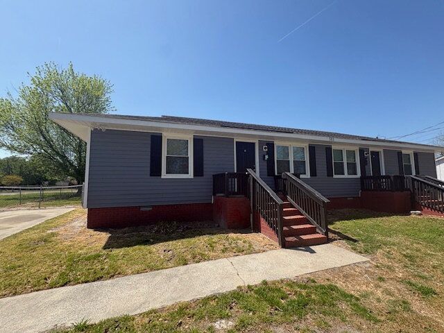 Building Photo - 503 Battle St