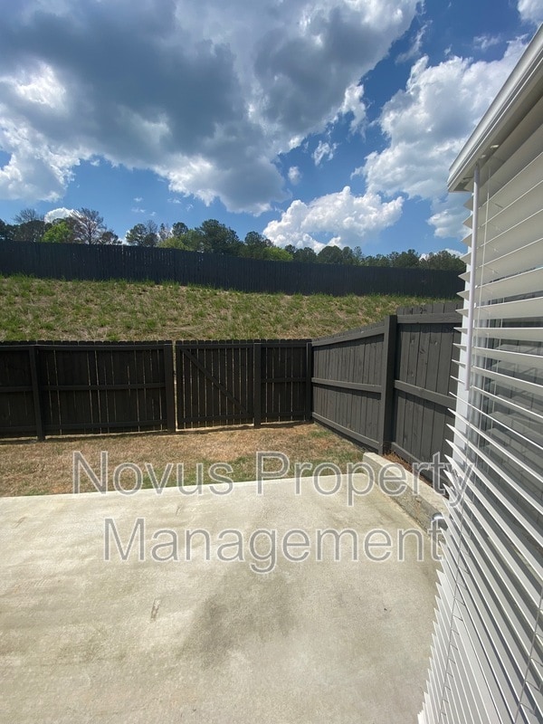 Building Photo - 1182 Westhampton Wy