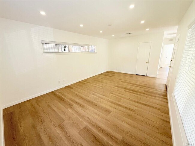 Building Photo - 4644 Lowell Ave