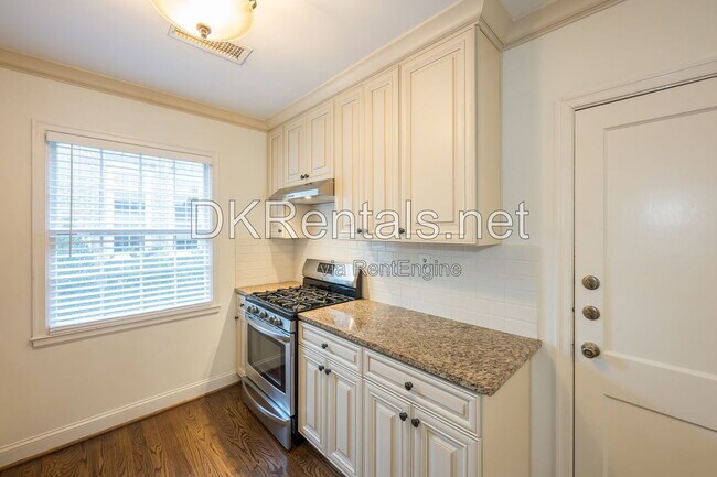 Building Photo - 55 Delmont Dr NE