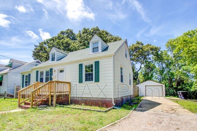Primary Photo - 27 Ansell Ave