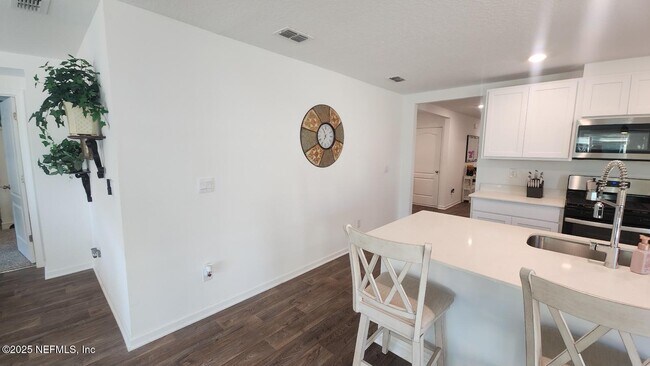 Building Photo - 348 Orellana Rd