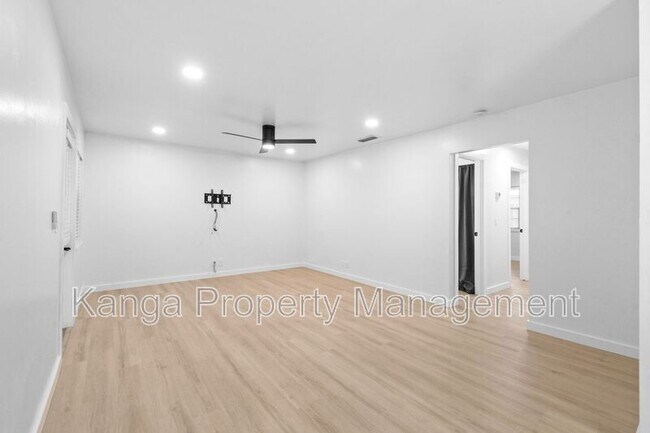 Building Photo - 800 Tropic Blvd