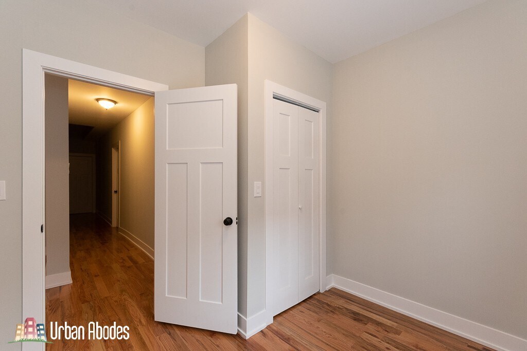 Building Photo - 644 W Oakdale Ave