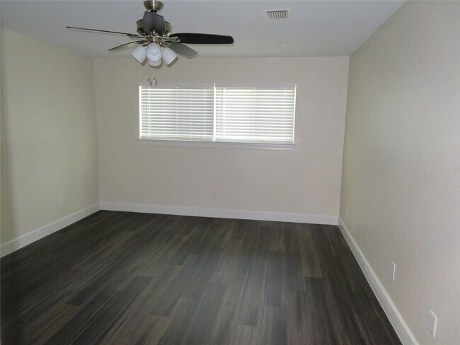 Building Photo - 11619 Bowlan Ln