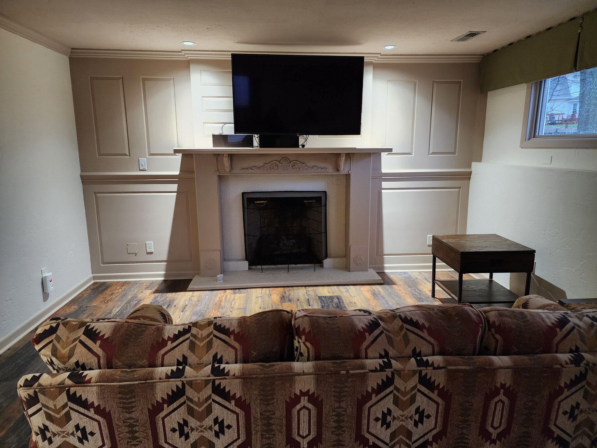 Electric fireplace - 20311 Village Green Dr