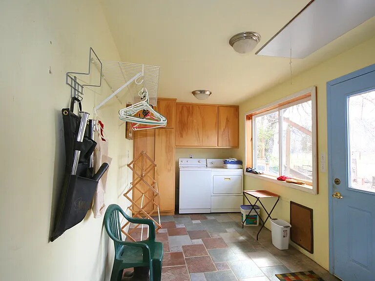 Building Photo - 734 Powell Creek Rd