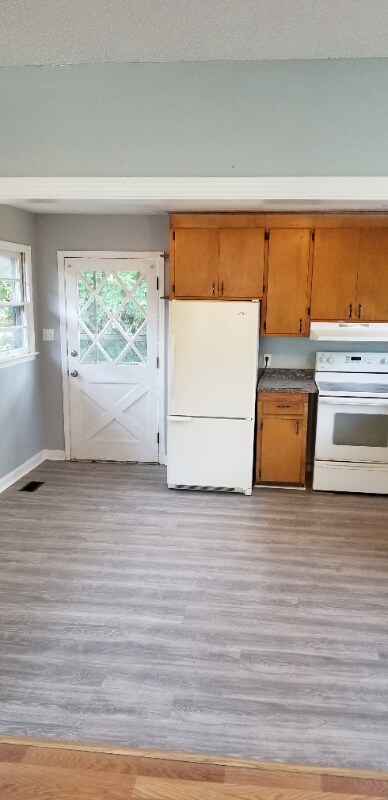 Building Photo - 705 E Washington Ave