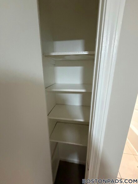 Building Photo - 134 Willard St