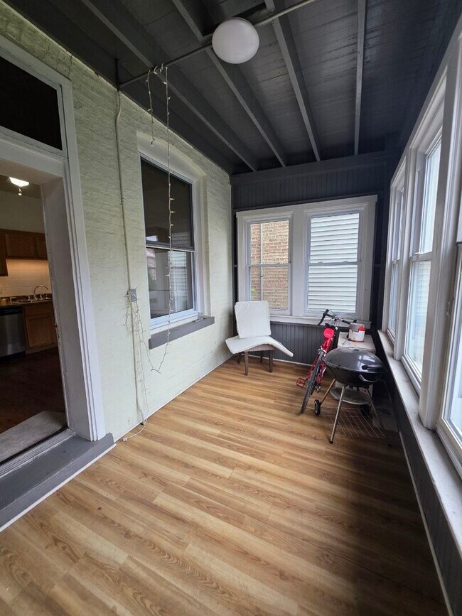 Building Photo - 1318 N Homan Ave.