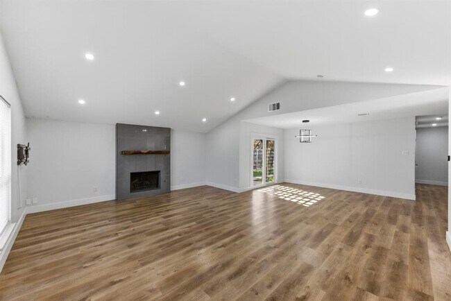 Building Photo - 3817 Leafield Dr