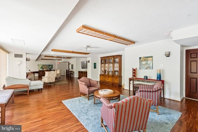 Building Photo - 1300 Army Navy Dr