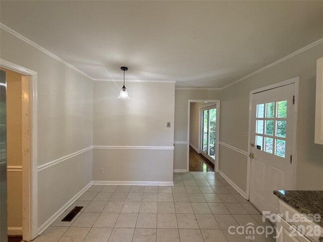 Building Photo - 5710 Charing Pl