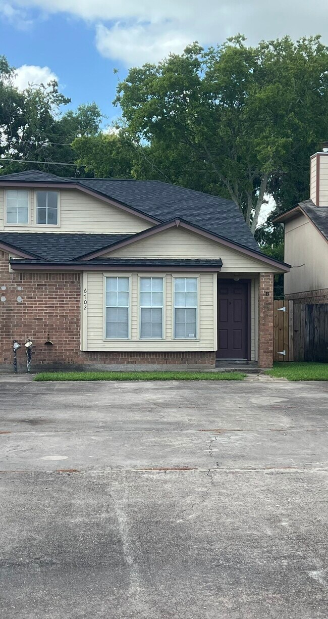 Building Photo - 6702 Tamar Dr