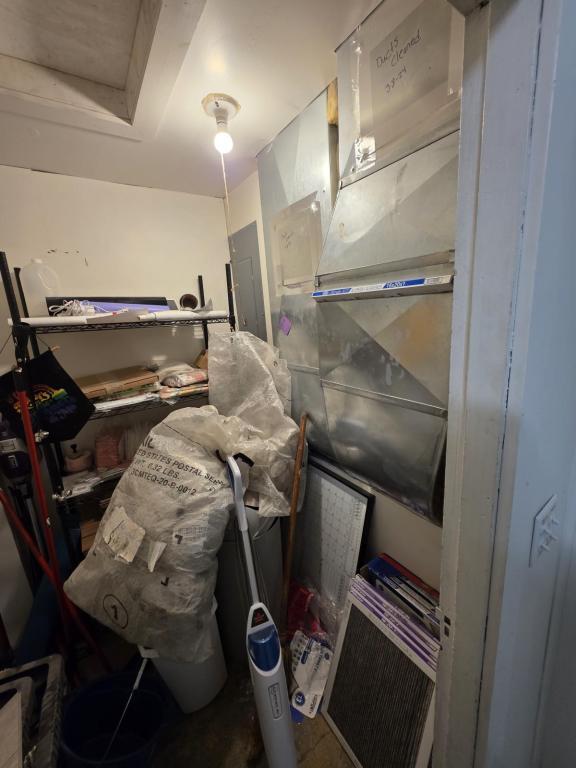 Building Photo - 122 S Water St