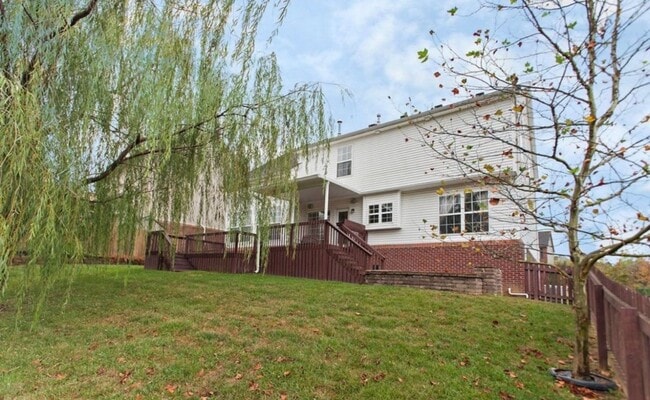 Building Photo - Welcome home to this stunning 4-bedroom, 2.5-bath residence in the highly sought-after Williamsga...
