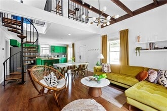 Building Photo - 720 Mollie St SE