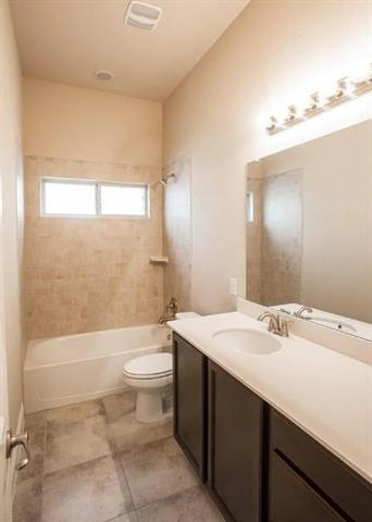 Building Photo - 3700 Hazelhurst Dr