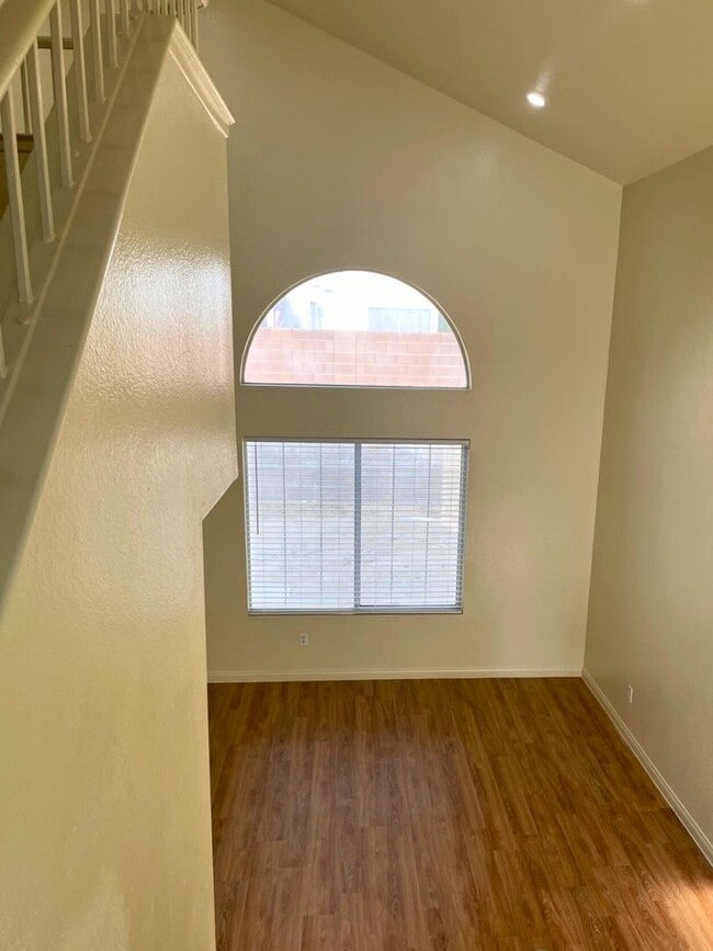 Building Photo - MOVE-IN READY 3BR/2.5BA SINGLE FAMILY HOME IN LAS VEGAS