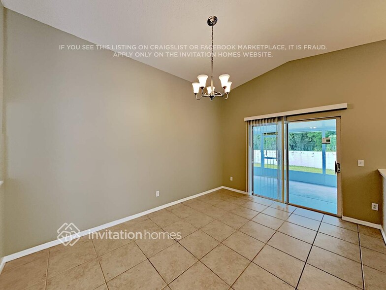 Building Photo - 621 Silver Birch Pl