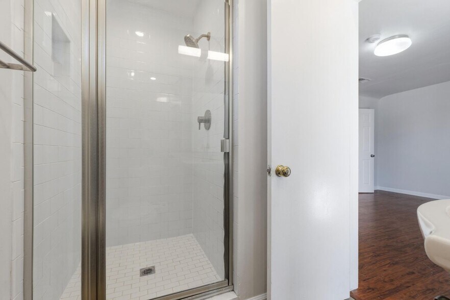 Building Photo - 8611 S 5th Ave