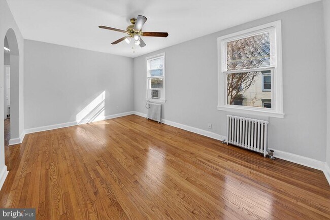 Building Photo - 4701 Ravenswood Rd