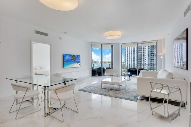 Primary Photo - 17301 Biscayne Blvd