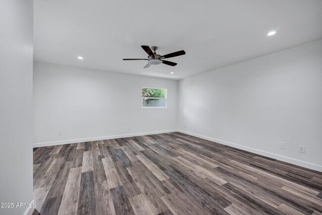 Building Photo - 11459 N 56th St