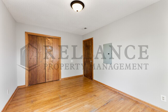 Building Photo - 1213 N Glendale St
