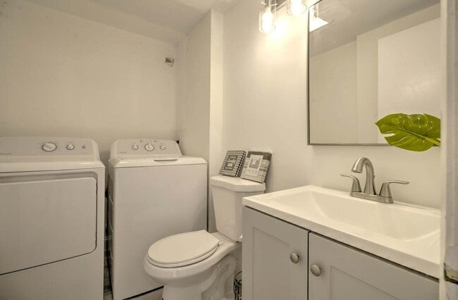 Building Photo - 593 Green Springs Pl