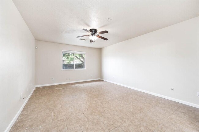 Building Photo - 16103 Purpleridge Ct