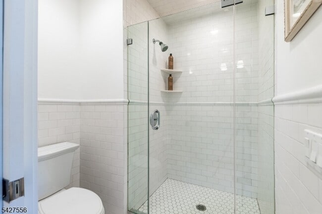 Building Photo - 7 Byron Rd