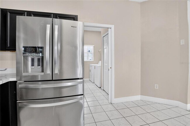 Building Photo - 121 Aurelia Ct