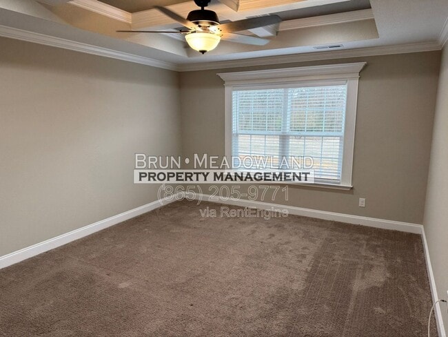 Building Photo - 3869 Doral Dr