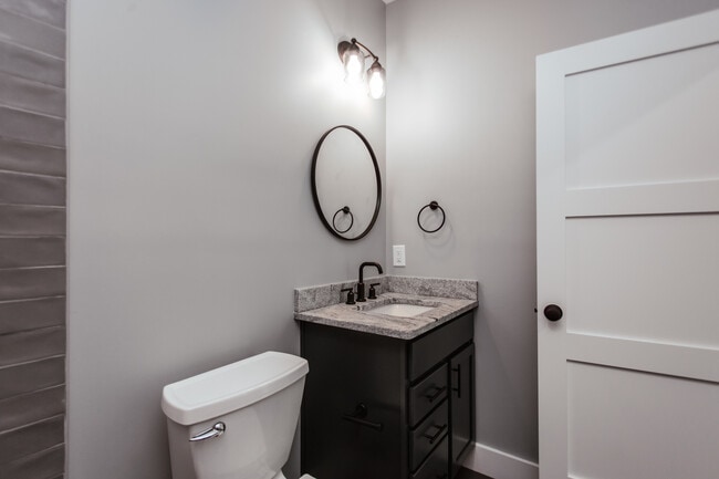 Building Photo - 132 Flint St