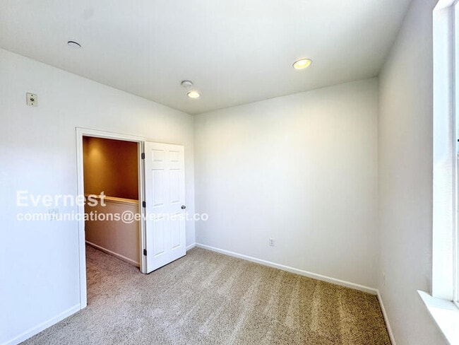 Building Photo - 69 Ede Ln