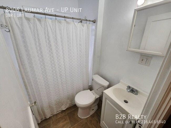 Building Photo - 8006 Laumar Ave